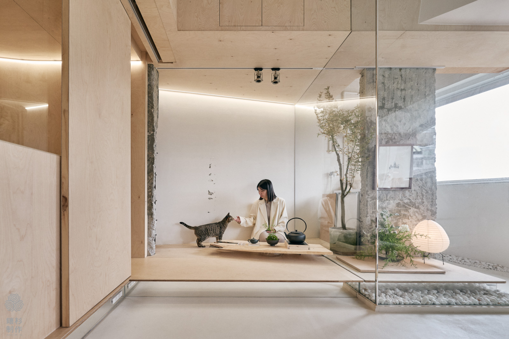 《白鏡の家屋》 作品主視覺
